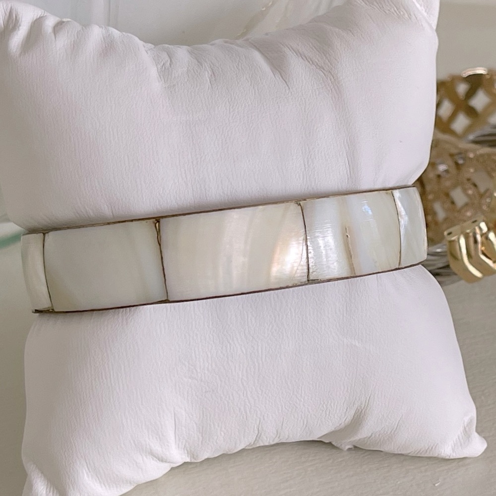 Vintage Mother of pearl bangle bracelet